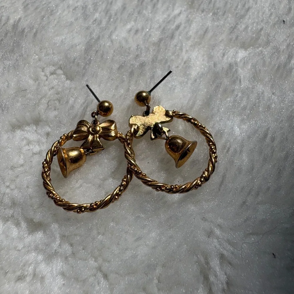 Vintage Gold Tone Christmas Wreath Bell Bow Drop Earrings Festive Holiday Post